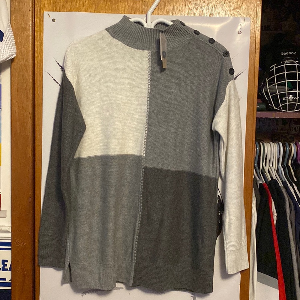 Women’s Knit Reitmans Pullover Sweater